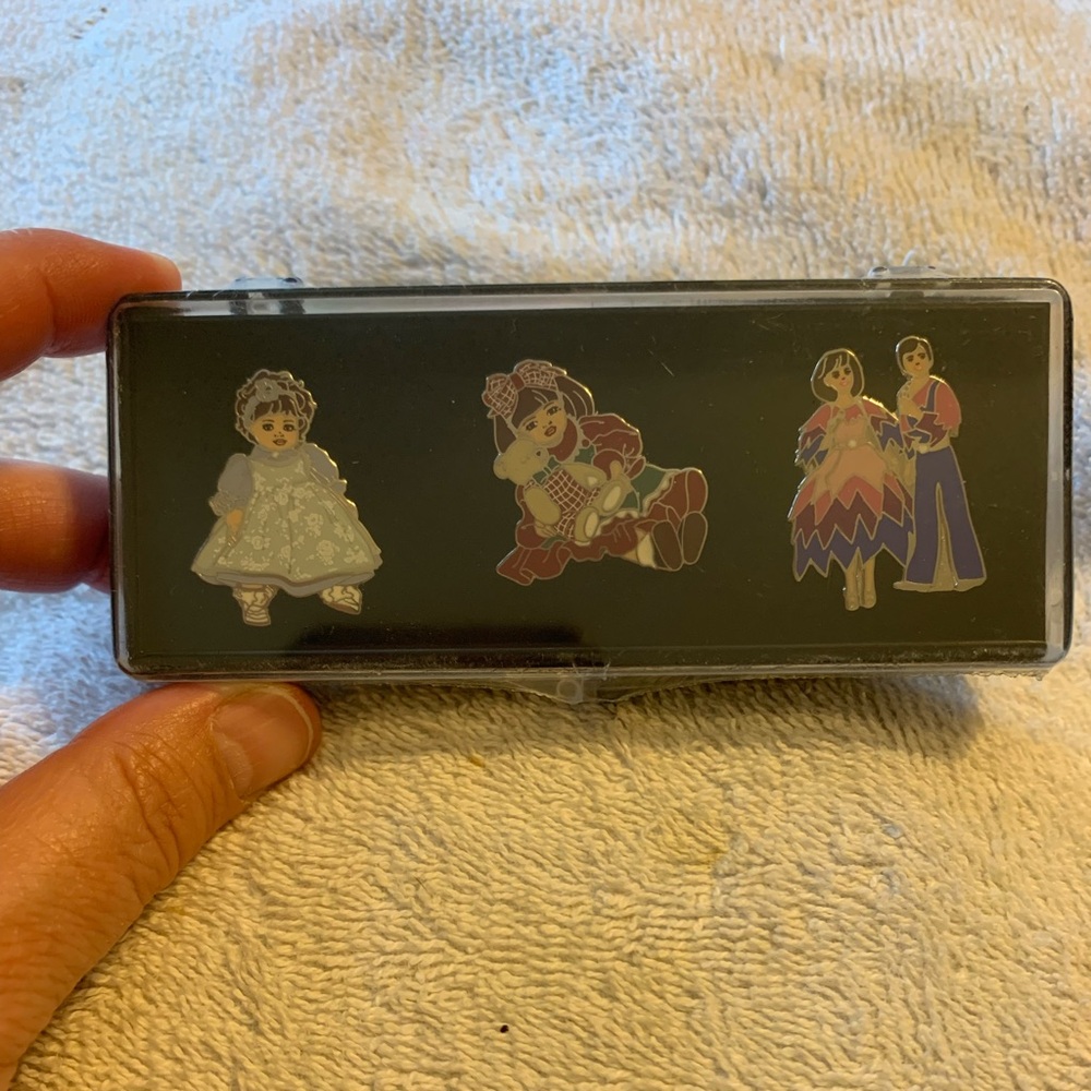 L.L. Knickerbocker Marie Osmond Dolls Collection Pin Set 2001 SEALED